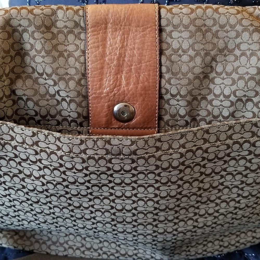 Coach - Picture 2 of 7